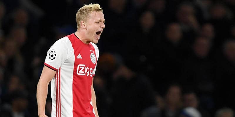 オランダ代表MFファン・デ・ベークのユナイテッド行きが迫る！ 約56億円でクラブ間合意と報道