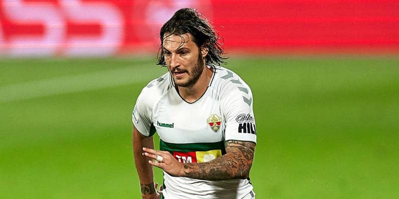 オサスナが昇格組エルチェからDFフアン・クルスを完全移籍で獲得