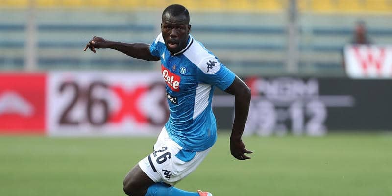 人気銘柄DFクリバリ、ナポリと契約延長希望もクラブは売却の姿勢