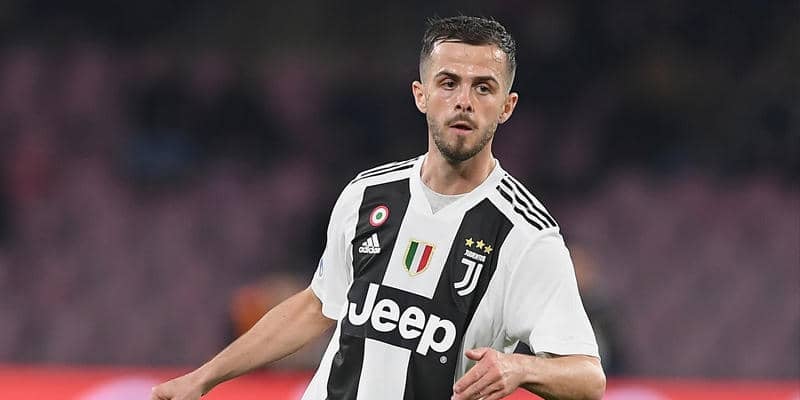 C・ロナウドとは別のタイプ　FKの名手ピャニッチがユーベで決めた縦に落ちる一撃【ビューティフル・フリーキック】