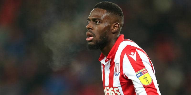 菅原が所属するAZが元オランダ代表DFマルティンス・インディをレンタルで獲得、チェルシーからU-20オランダ代表DFも獲得