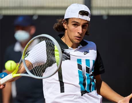  躍進18歳 ツアー初4強「最高」 