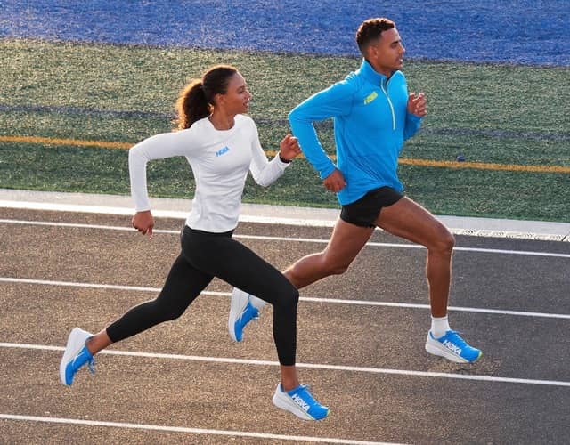 カーボンプレートを搭載したエリートアスリート向けレース用シューズ「ROCKET X」発売…ホカ オネオネ