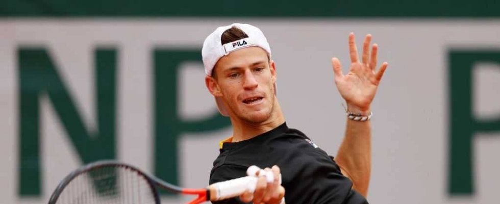 旅費を稼ぐために大会会場で母とブレスレットを売っていたシュワルツマン