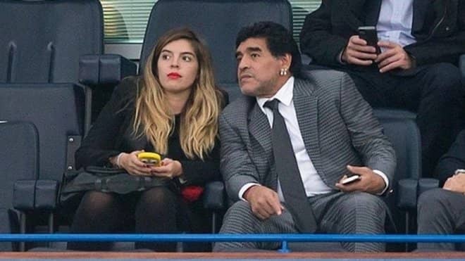 元妻との娘ダルマ マラドーナが亡き父へ捧げるメッセージ また会って抱きしめて サッカー スポーツブル スポブル