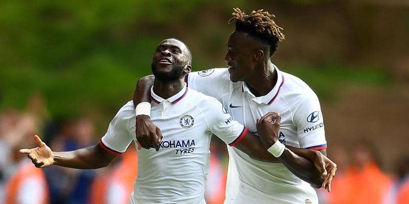 若き逸材DFフィカヨ・トモリがスペクタクルなロングシュートでチェルシー初ゴールを記録【ファースト・ゴールズ】