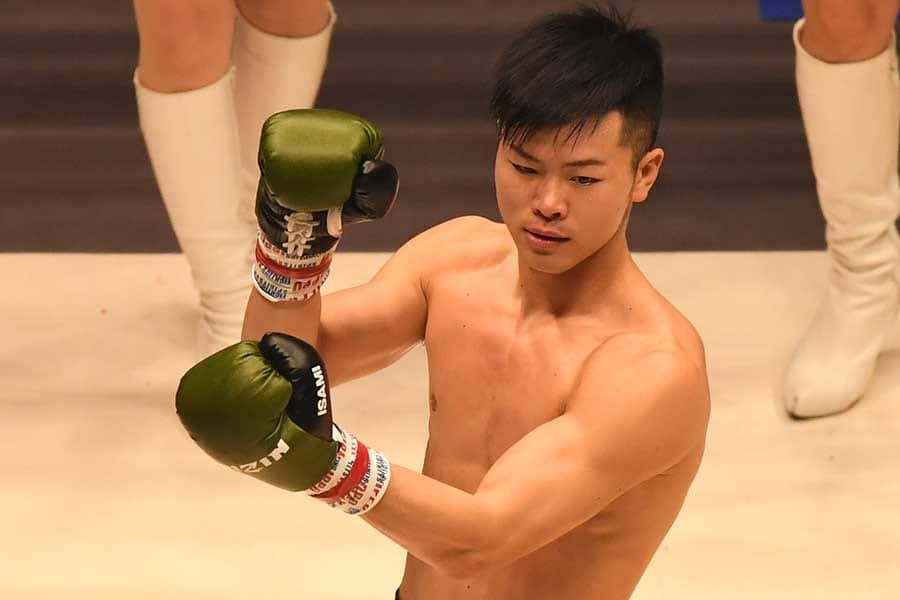 那須川天心、キレッキレのサンドバッグ打ちに募るワクワク「ハイキックがめちゃハイ」