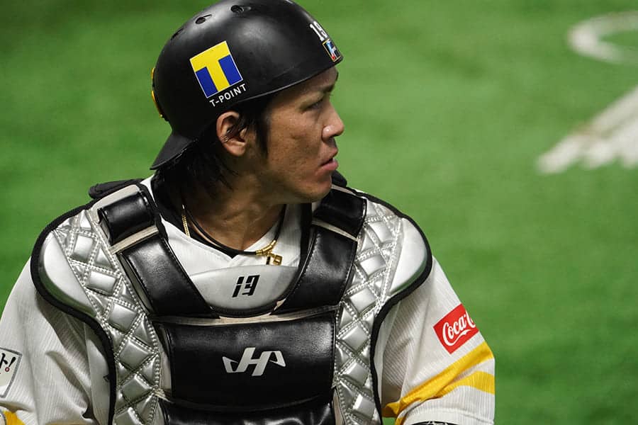 鷹・甲斐拓也が語る“捕手”とリードの裏側　投手の繊細さを示す日本Sでのワンシーン