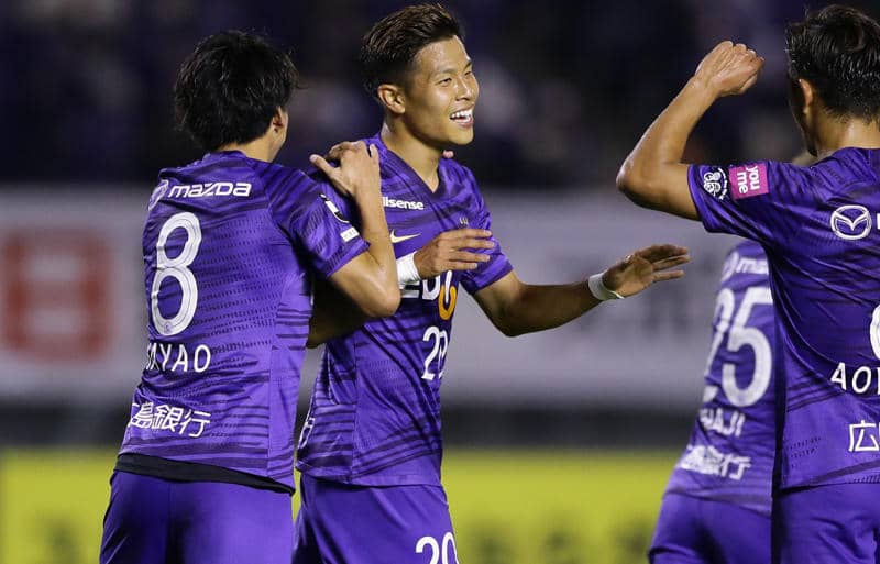 広島が今季加入のFW永井龍、GK林卓人、ルーキーMF土肥航大と契約更新