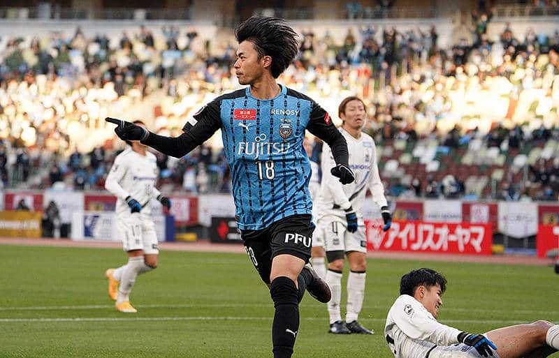 三笘決勝弾の川崎FがG大阪撃破で節目100回目の大会で初優勝!　シーズン2冠で“バンディエラ”憲剛を送り出す《天皇杯》