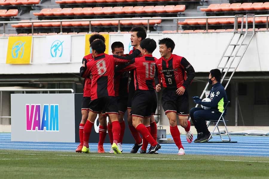 【高校サッカー】矢板中央、2-0完封で2年連続4強　“堅守対決”で富山第一撃破　途中出場MF小川が決勝点