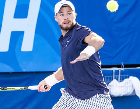  8度手術経験もツアー初4強へ 