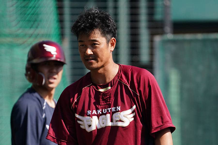 「年を取ると目から衰えてくる」　楽天の32歳銀次のレギュラー奪回への工夫とは