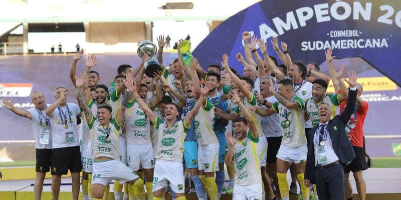 クレスポ率いるデフェンサ・イ・フスティシアがコパ・スダメリカーナ初優勝！