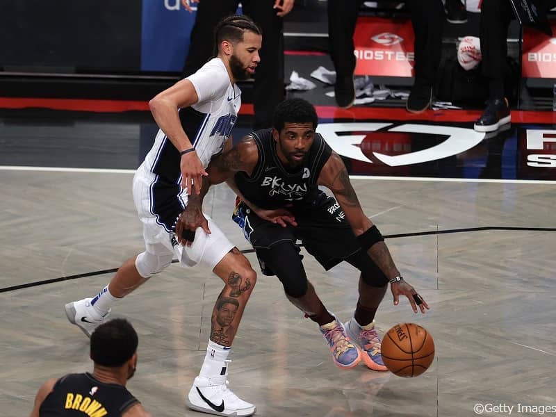 コービー版のnbaロゴをsnsで提案したカイリー アービング 歴史に残る何かにしたい バスケットボール スポーツブル スポブル