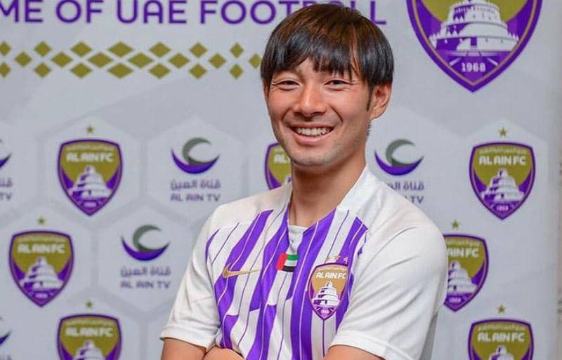 花束に笑顔 今季絶望と報じられたmf中島翔哉がインスタで状態を報告 まずは最善だと感じる治療をする サッカー スポーツブル スポブル 花束に笑顔 今季絶望と報じられたmf中島翔哉がインスタで状態を報告 まずは最善だと感じる治療をする サッカー スポーツブル スポブル