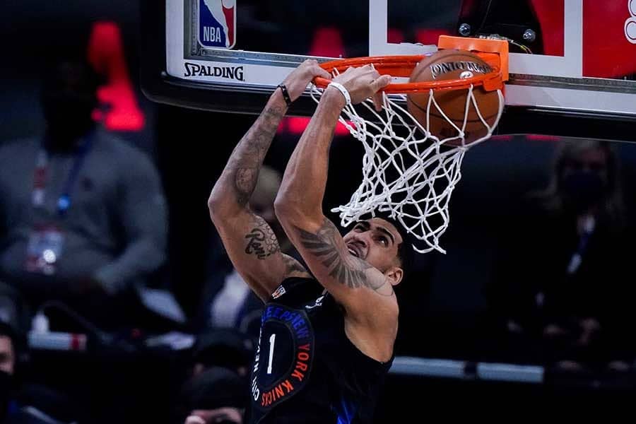 Nba 6cm同僚をまたぐ ニックス新人 2人越えダンク に米驚愕 伝説的 なぜ負けた バスケットボール スポーツブル スポブル