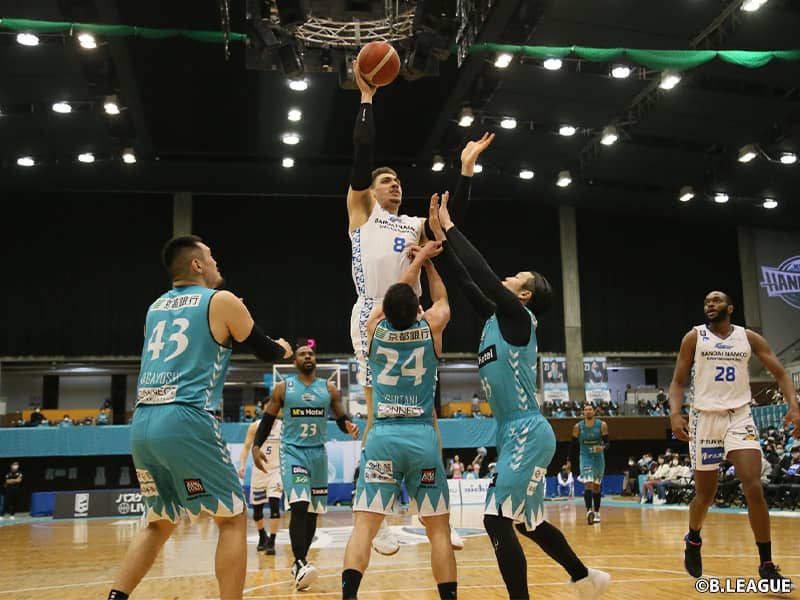 トラビスを筆頭に5選手が2ケタ得点を挙げた島根…敵地で京都に粘り勝ち