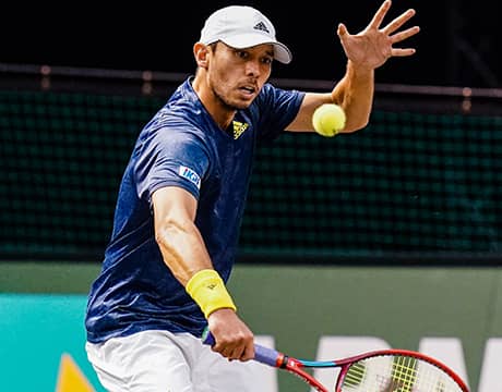 マクラクラン組 逆転で8強