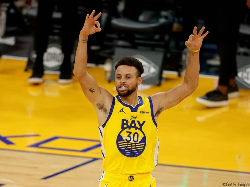 ウォリアーズのステフィン・カリーが3P成功本数の月間最多記録を更新