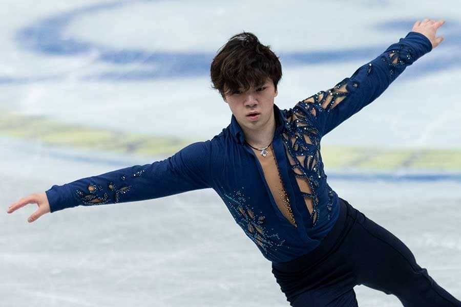 女子に囲まれた宇野昌磨、表情の激変ぶりにファン反響「見事なビフォーアフターです」