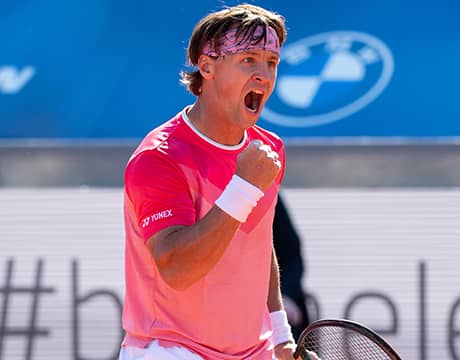 ズべレフ戦へ LLから2回戦進出