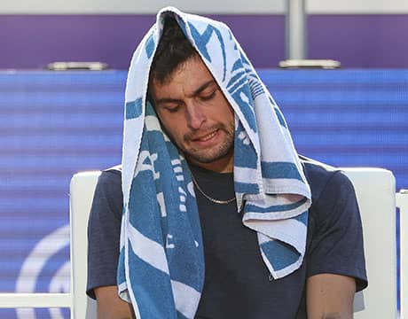 前週準Vカラツェフは棄権