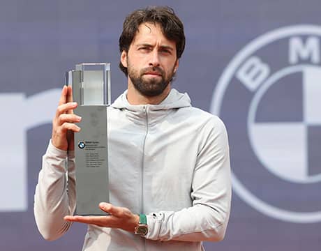 コーチ付けず今季2勝目「幸せ」