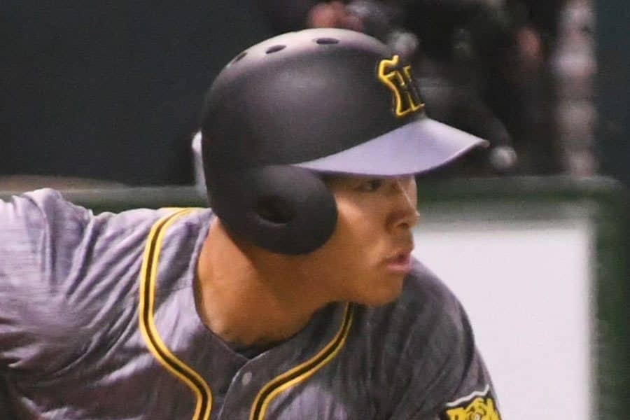 阪神・佐藤輝、トップタイ10号ソロで打点と“2冠”　球団41年ぶり新人2桁本塁打