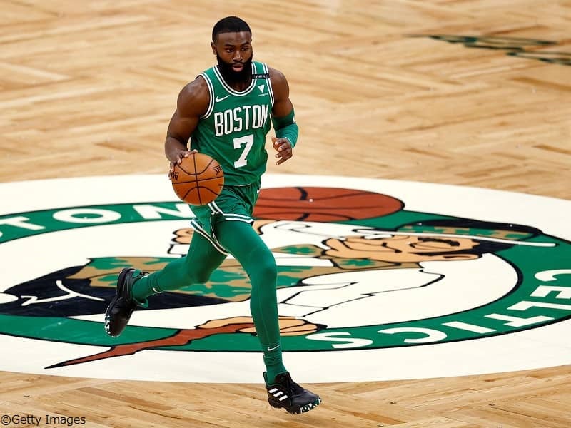 セルティックスのオールスターガード、ジェイレン・ブラウンが左手首の負傷で今季終了