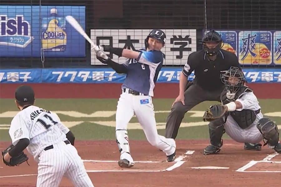 「こんな飛ばせるのか！」西武源田、今季1号は右翼席中段への先制特大アーチ