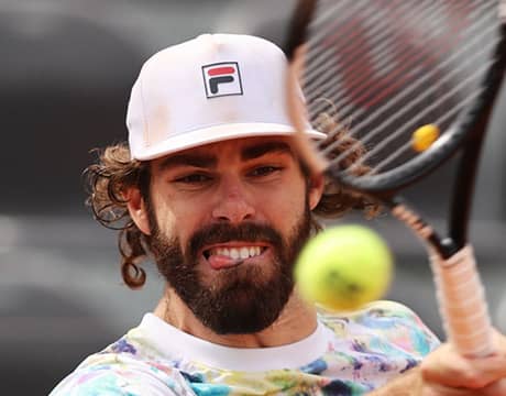 エース18本決め初4強入り