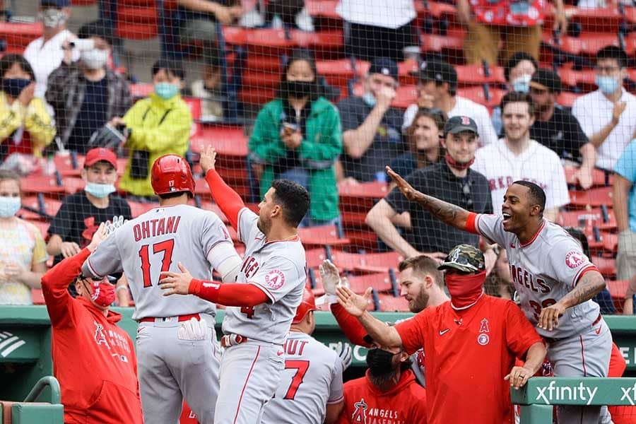 【MLB】大谷翔平、9回土壇場で逆転2ラン　指揮官もベンチも大興奮「火山のように爆発した」