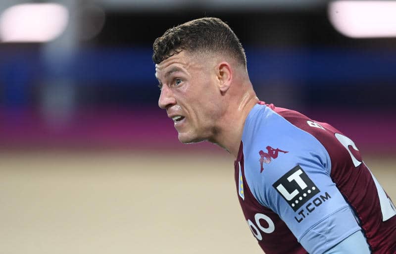 バークリーが五つ星ホテルのバーで泥酔…警備員に連れられ強制退場