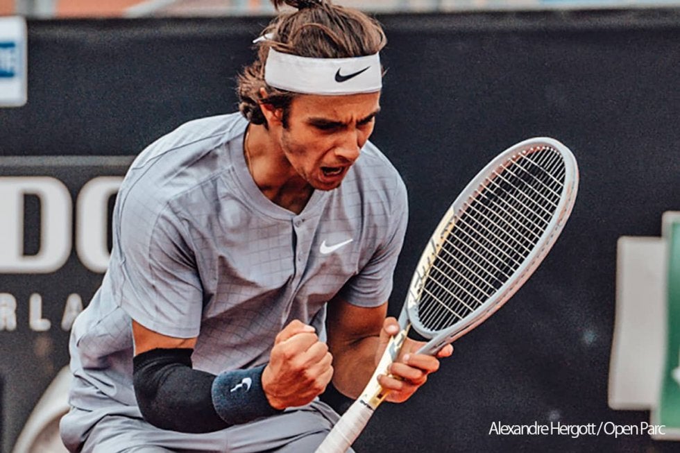 ムゼッティ、ベデネに勝利！　準決勝はチチパスとの片手バックハンド対決に[オープン・パルクARA]