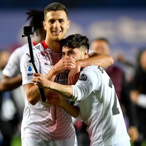 史上最高の動画 めちゃくちゃ面白い ミラン若手の Cl予行練習 がバズる サッカー スポーツブル スポブル