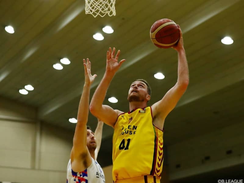 群馬が茨城に大勝し、チーム史上初のB2リーグ王者に！　クウェリを筆頭に4選手が20得点以上を記録