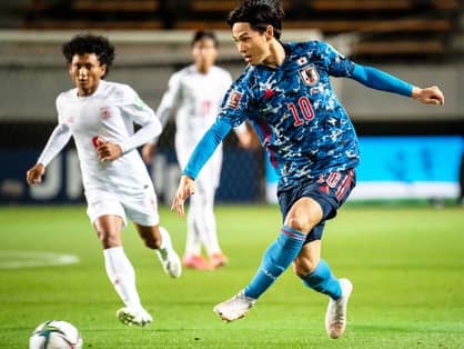 南野拓実はトップ下よりサイド？　俊輔や香川も経験した「10番の苦悩」