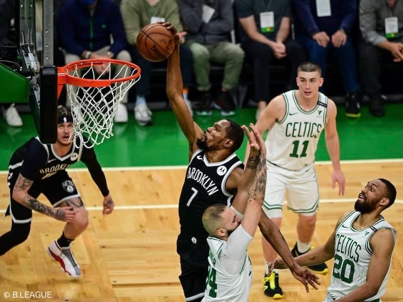 ネッツとホークスがシリーズ王手…サンズとクリッパーズも白星／NBAプレーオフ