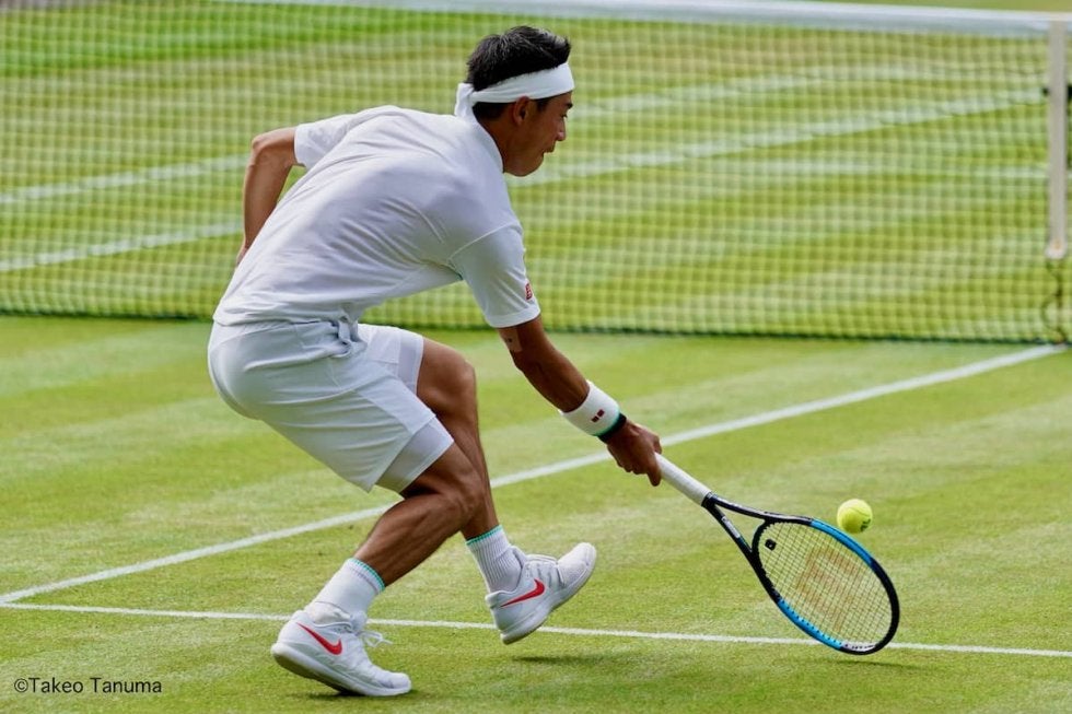 ボレーの打点や距離感、バックのローボレーなどの悩みを解消するちょっとした「コツ」を紹介！(4) 【上達ワード50】[リバイバル記事]