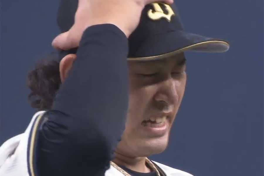 オリックス宮城、7回2死から岡本和にソロ浴びノーノー途切れる　自己最多13奪三振