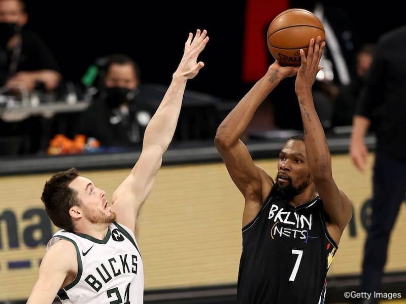 ネッツが後半に大逆転勝利、デュラントがシリーズ王手に導く／NBAプレーオフ