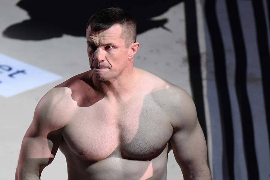 若かりしミルコの秘蔵写真　床と垂直“美しすぎる蹴り上げ”に海外驚愕「これは凄い」