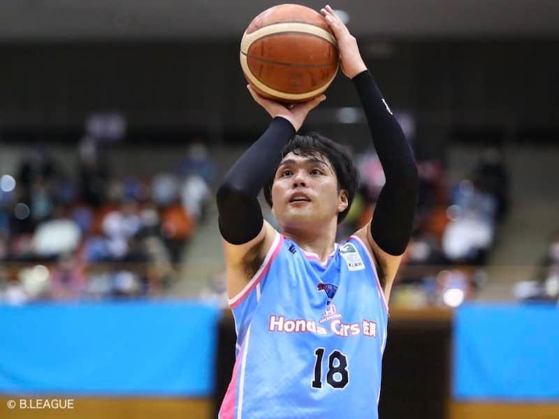 FE名古屋が今季B2の3ポイント成功率賞に輝いた相馬卓弥を獲得