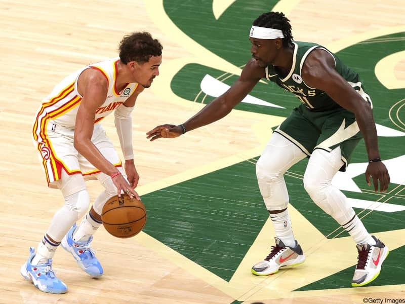 ホークスが敵地で先勝、ヤングが48得点を挙げ勝利に導く／NBAプレーオフ