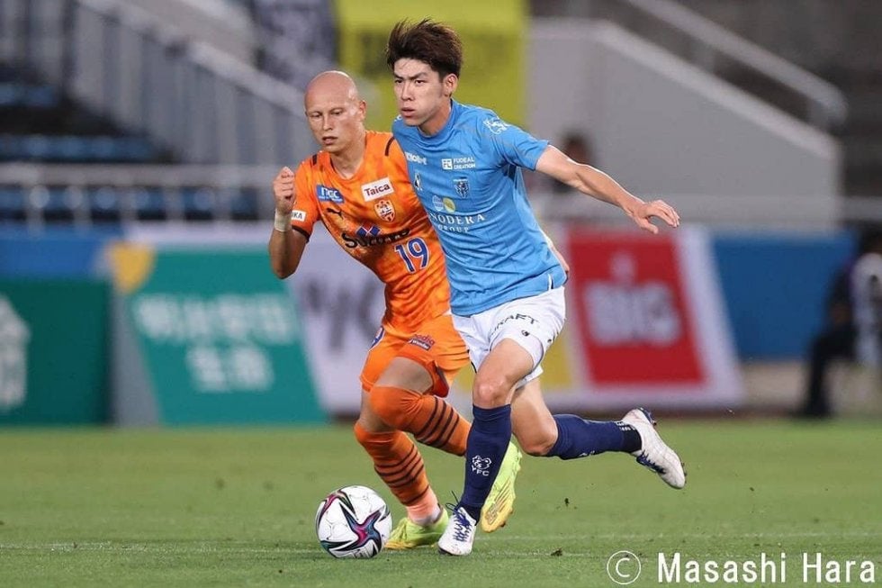 【J1分析】横浜FC対清水「ドロー」の収穫(2)「相手をかわして前を向く」瀬古樹のプレーの価値