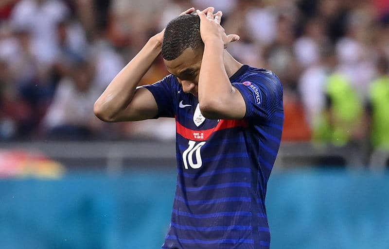 ユーロ敗退を決定づけるPK失敗…ムバッペ「申し訳ない」