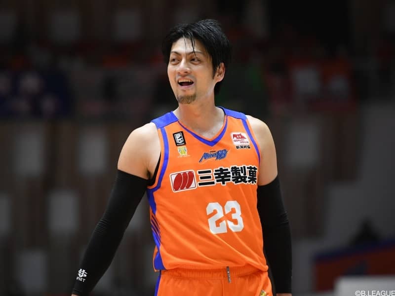 新潟が佐藤公威と契約継続「ファンの皆さまのために戦います」