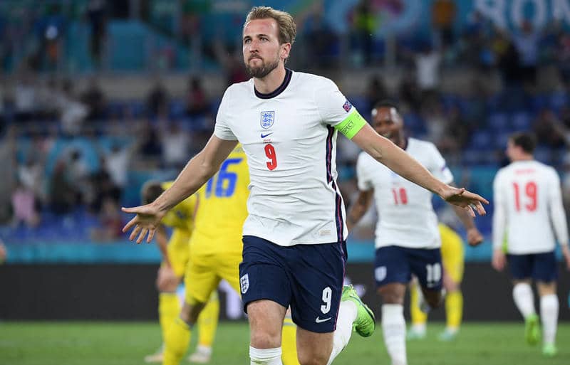 ケイン2発含む4発のイングランドがウクライナに完勝で6大会ぶりベスト4《ユーロ2020》
