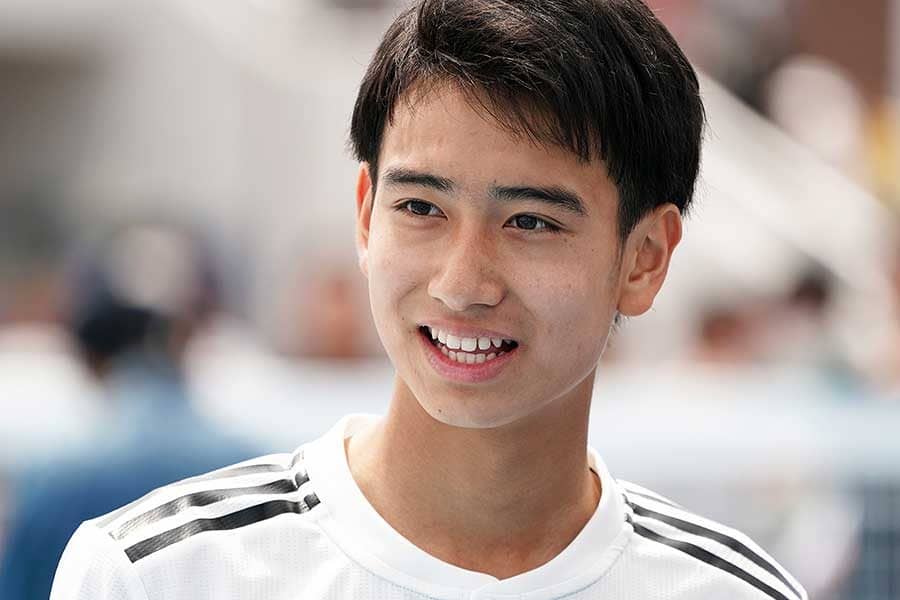 「ピピさんの身長、貴さんに近づいてるー」　17歳中井卓大、大物芸能人との1枚が話題